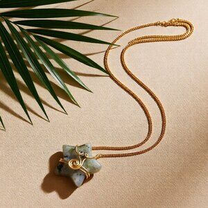 Handmade! Gorgeous Pale Green Labradorite Star & Chain Necklace! Goddess Jewelry